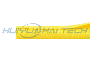 Individu jaune de couleur enveloppant le harnais à fermeture automatique gainant de manchon de câble d'ANIMAL FAMILIER